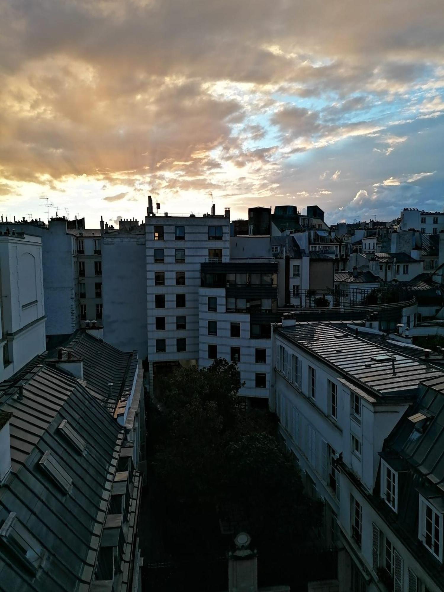Martyrs Apartamento Paris Exterior foto